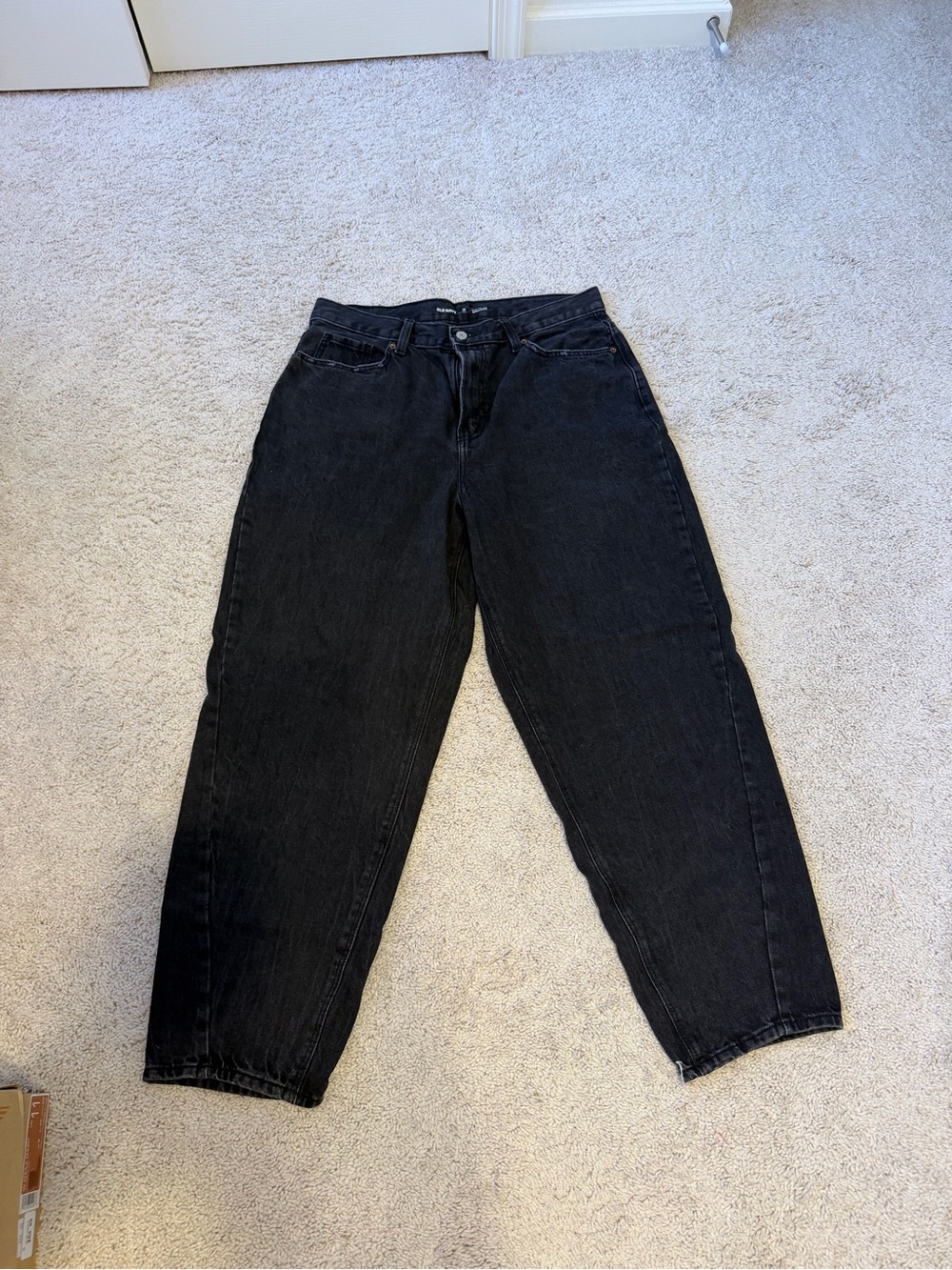 Old Navy Extra High Rise Balloon Jeans 16 - Picture 3 of 12